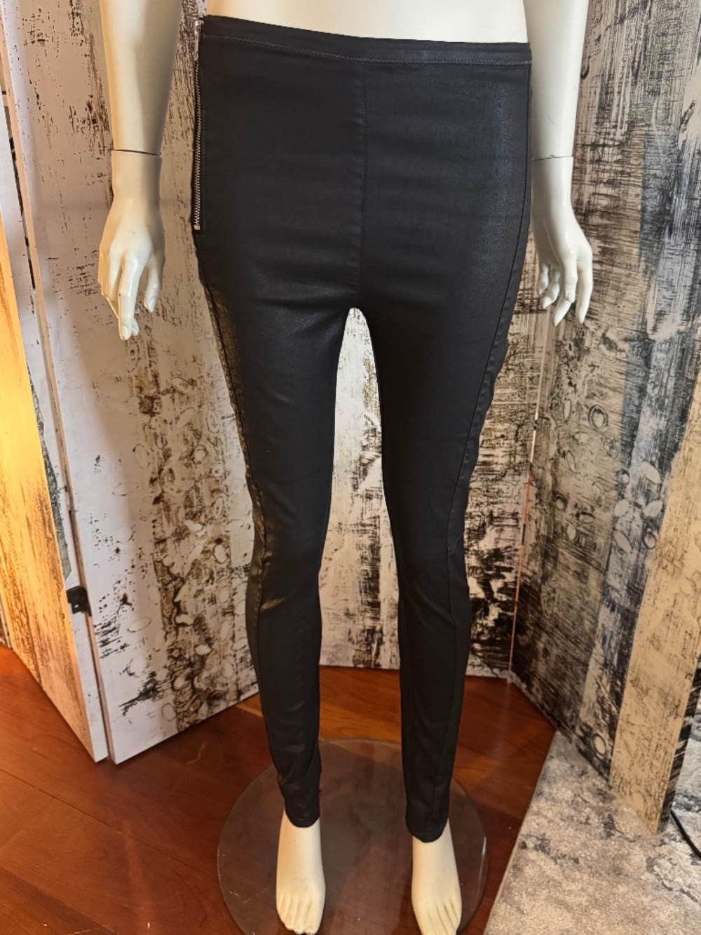 LIKE NEW! Neve worn, Lurdes Bergada waxed cotton stretch skinny pants Small